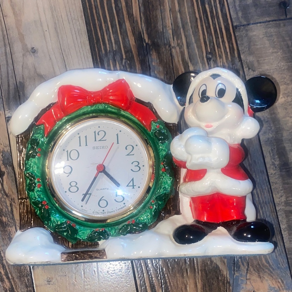 Vintage Disney Mickey Mouse Seiko glass clock